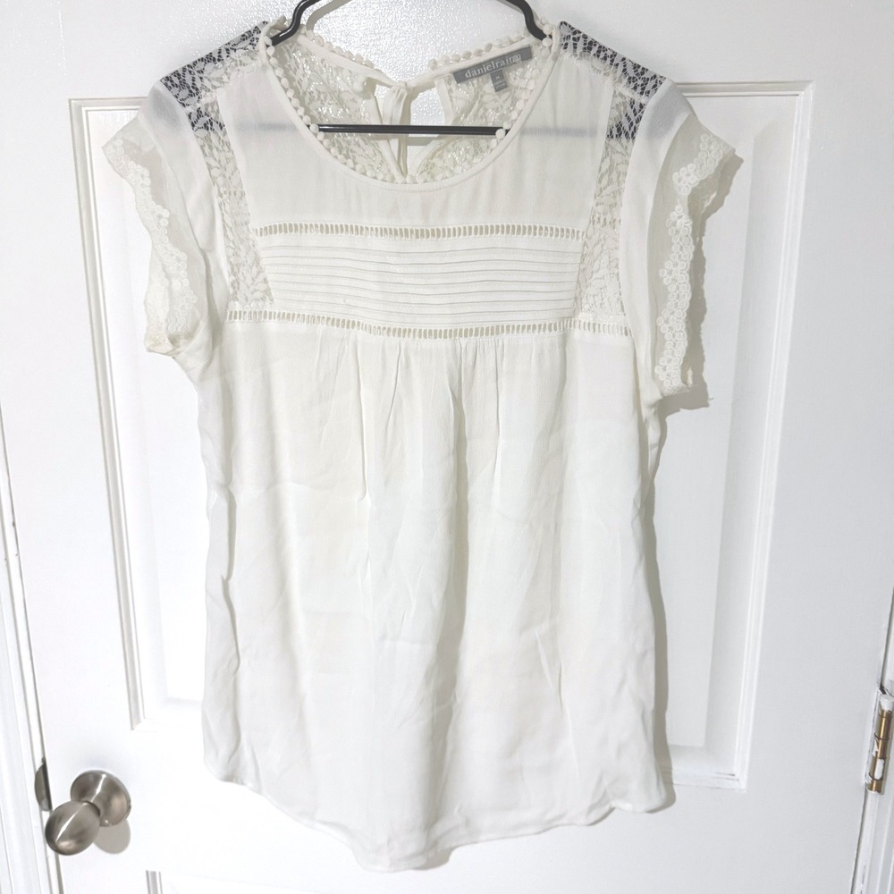 Coquette Anthropologie Daniel Rainn White Lace Pintuck Top Blouse Size M